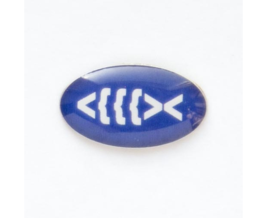 Значок на цанге - Белая рыбка-скобки на синем фоне (<(((><)