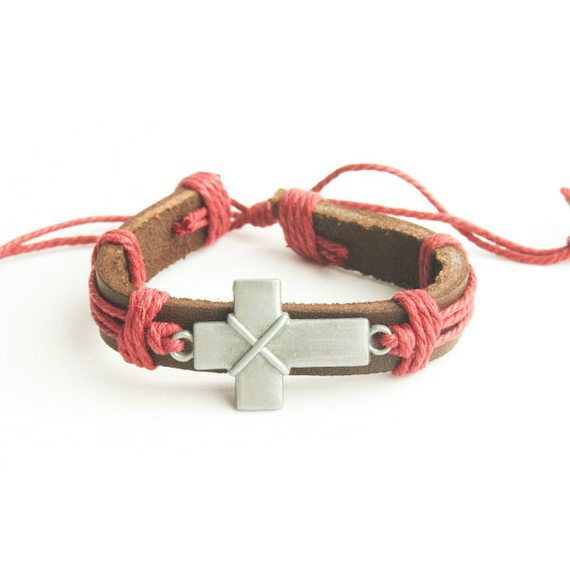 Крест с перевязкой накрест - кожаный браслет (бордовый шнур)